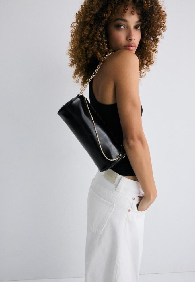 Sac à bandoulière avec poignée en chaîne Sac à bandoulière avec poignée en chaîne