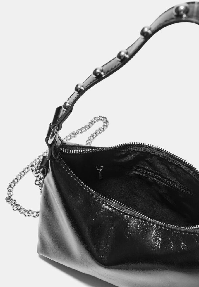 Sac à bandoulière demi-lune clouté