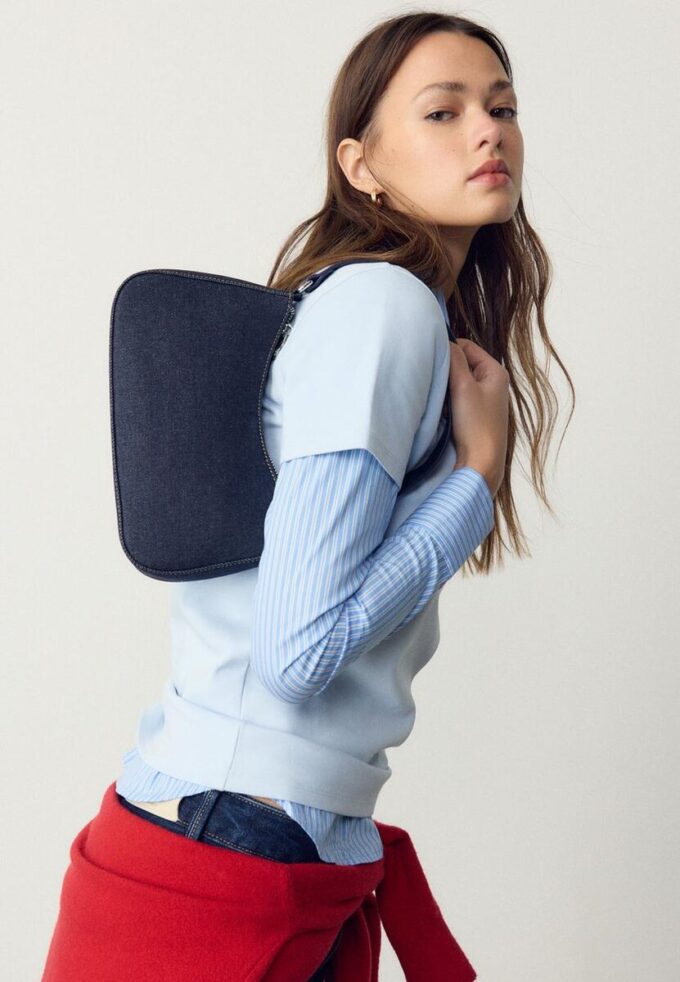 Sac à bandoulière demi-lune en denim Sac à bandoulière demi-lune en denim