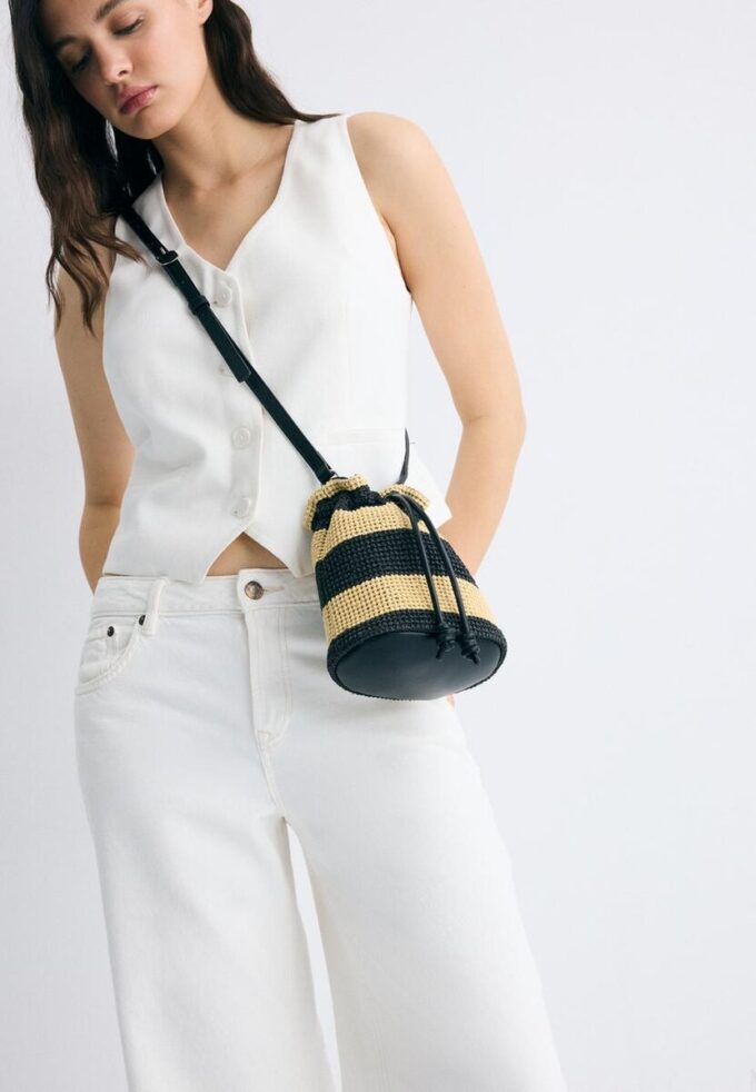 Sac à bandoulière en crochet contrasté Sac à bandoulière en crochet contrasté