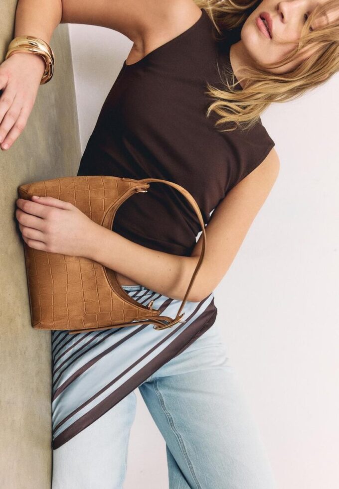 Sac à bandoulière en simili-suède avec détail de boucle