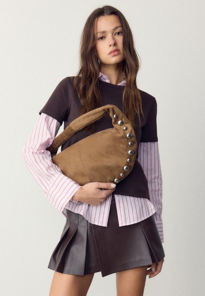 Sac à bandoulière en simili-suède clouté