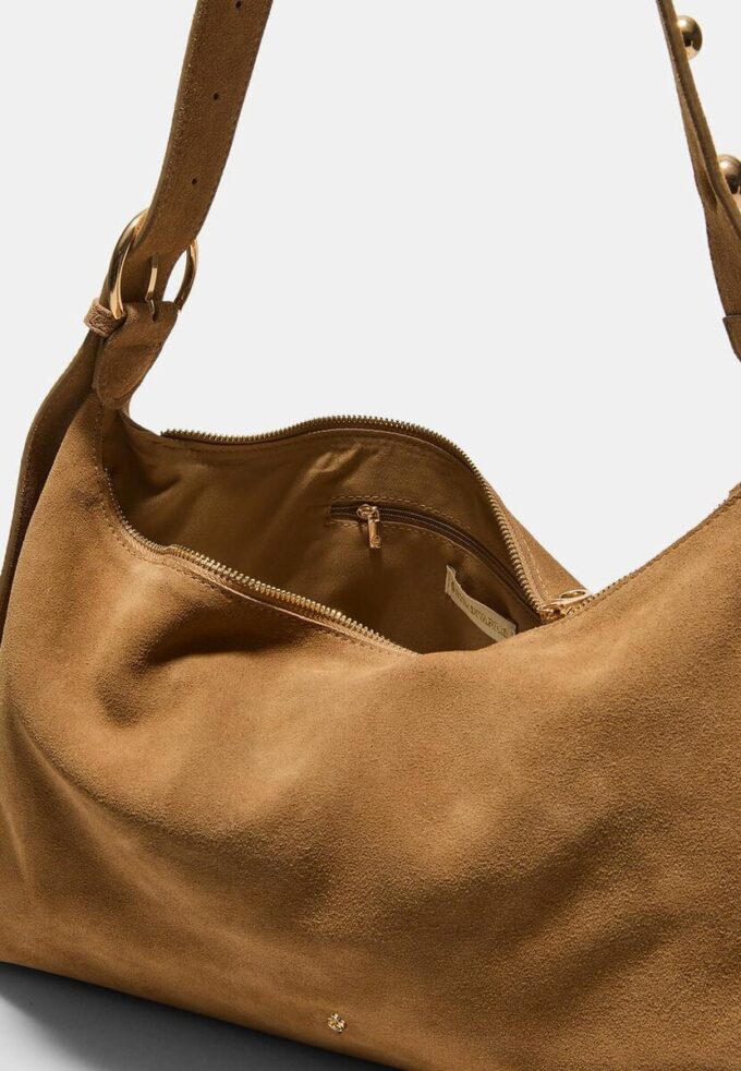 Sac à bandoulière plat clouté, 100 % Cuir Sac à bandoulière plat clouté, 100 % Cuir