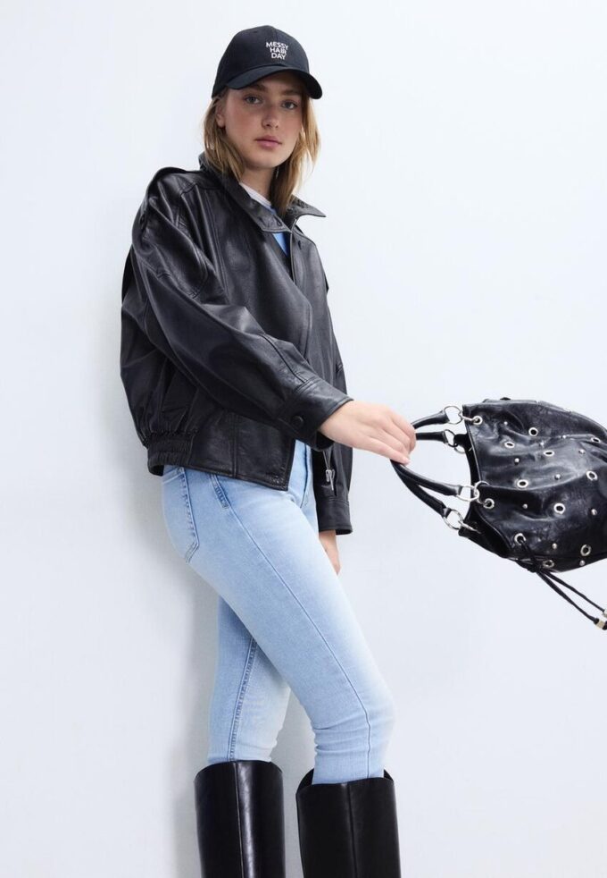 Sac seau avec détails en œillets