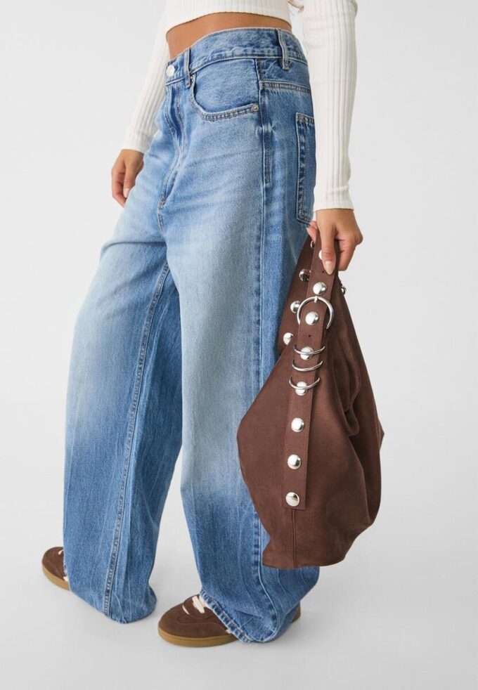 Sac seau en simili-suède avec détail de lanière