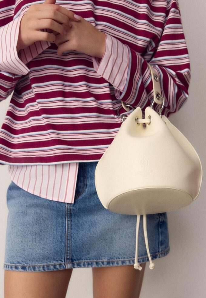 Sac seau rigide à œillets