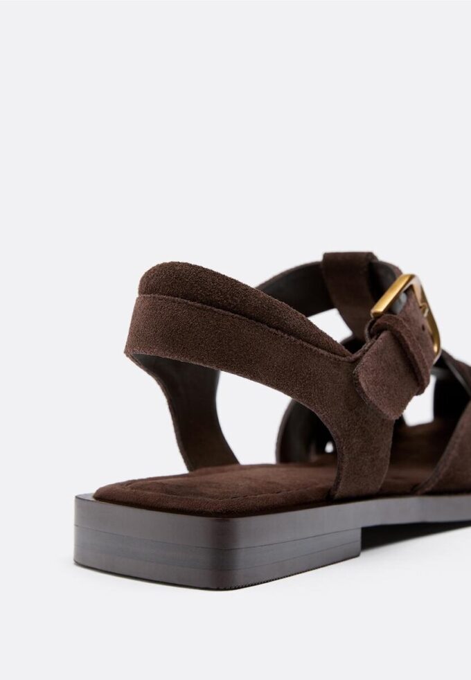 Sandales cage en cuir cloutées