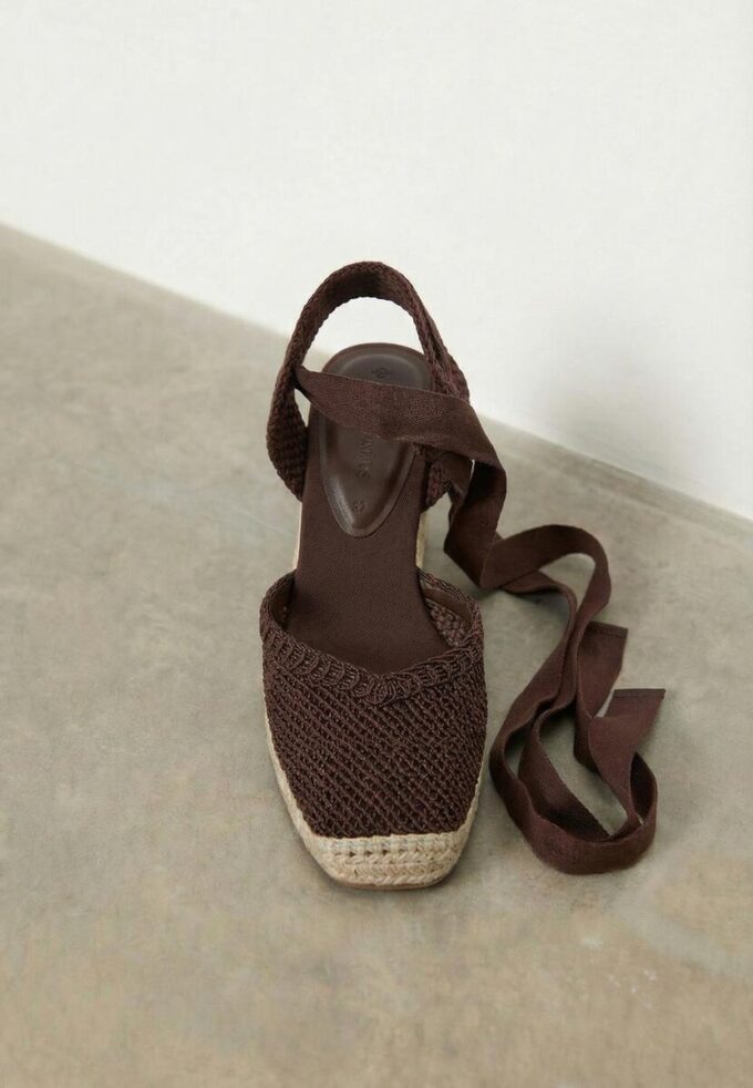 Sandales compensées en jute à lacets Sandales compensées en jute à lacets