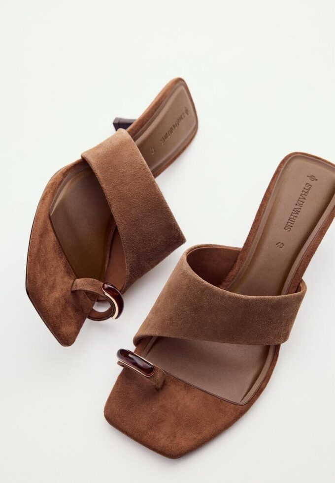 Sandales en cuir à talons bobines