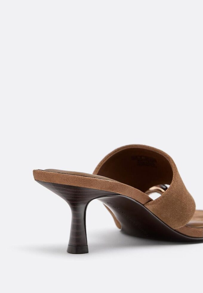 Sandales en cuir à talons bobines