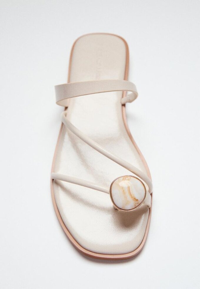 Sandales plates avec détails en pierre