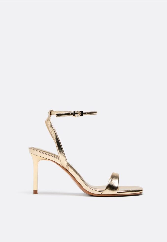 Sandales à talons aiguilles