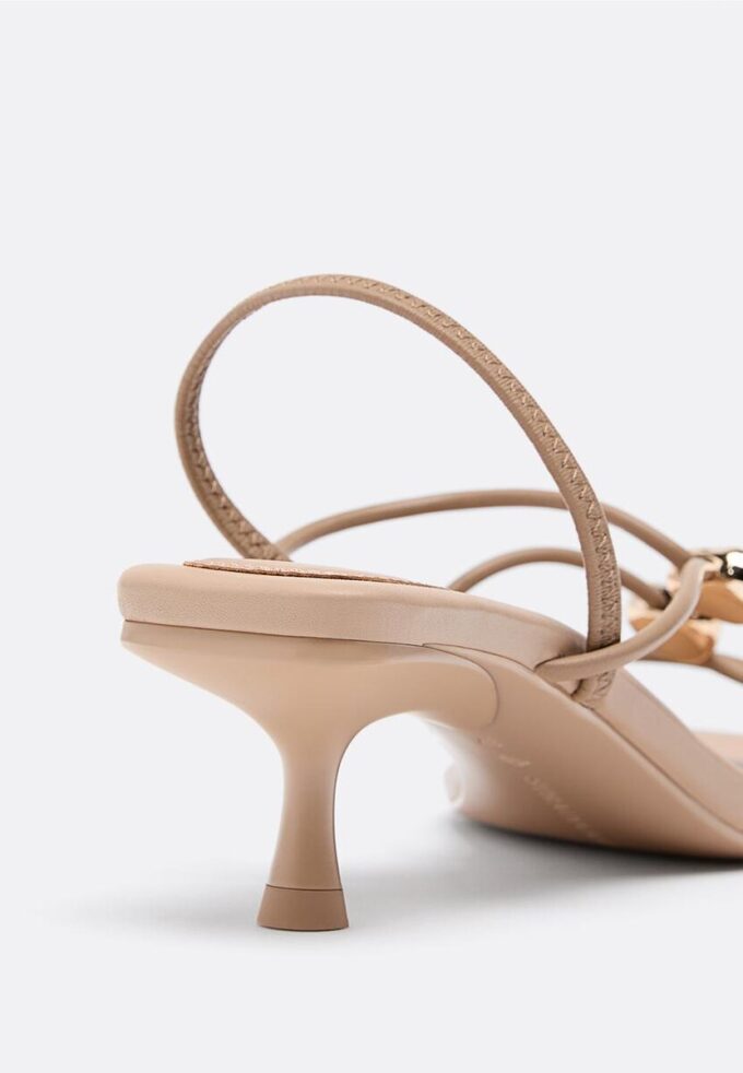 Sandales à talons bobines avec détails métalliques