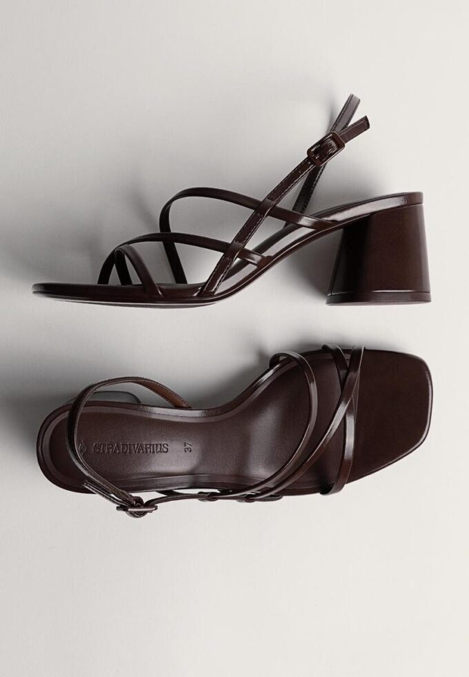 Sandales à talons carrés