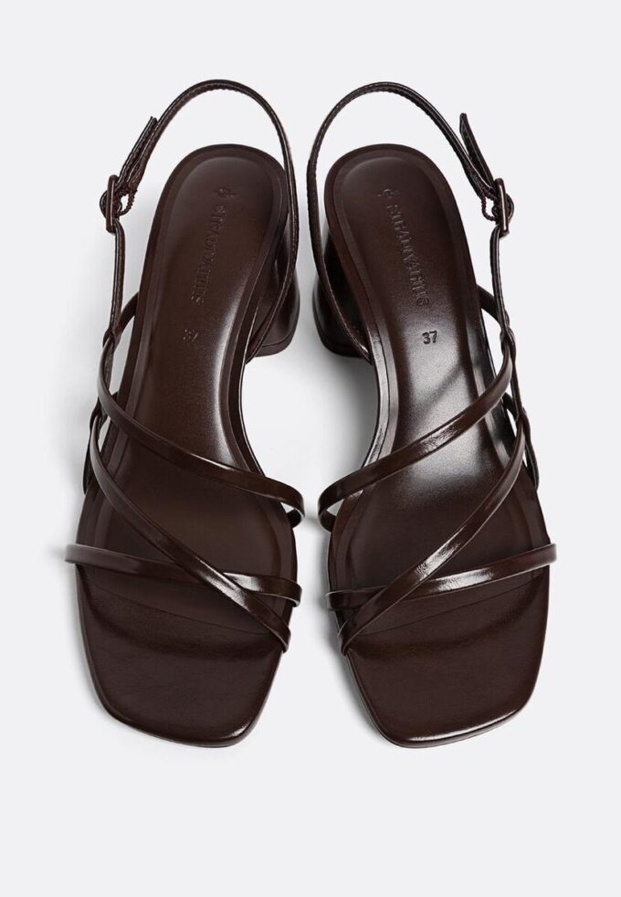 Sandales à talons carrés