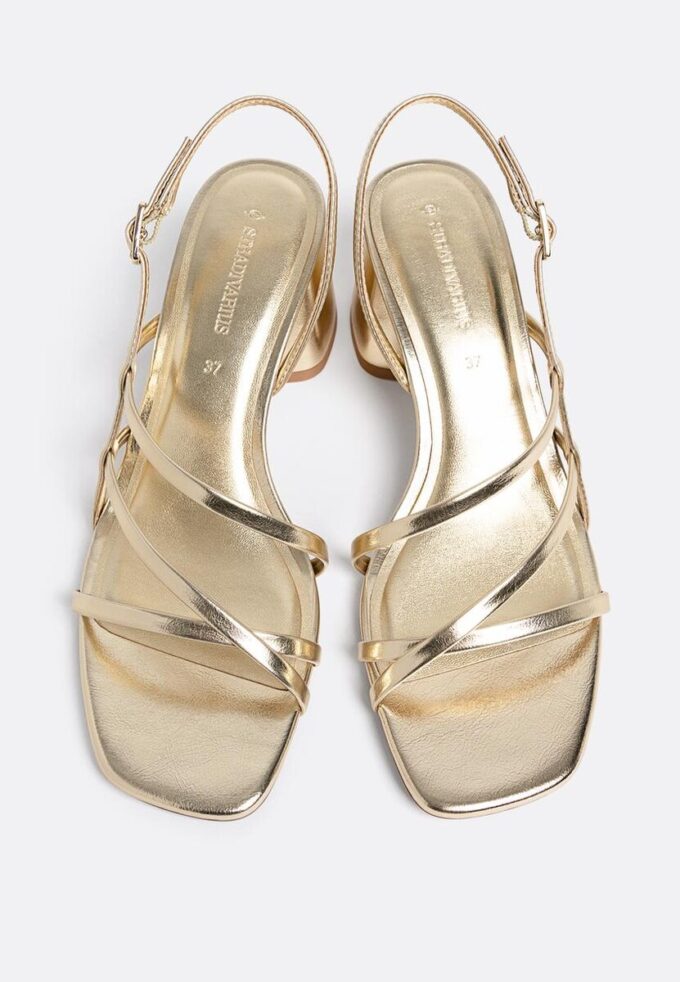 Sandales à talons carrés