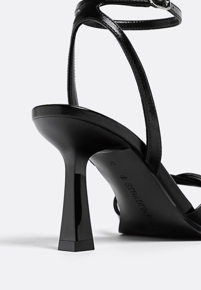 Sandales à talons noires Sandales à talons noires