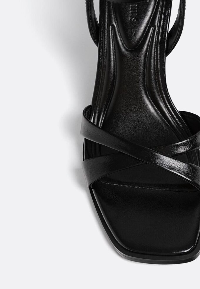Sandales à talons noires Sandales à talons noires