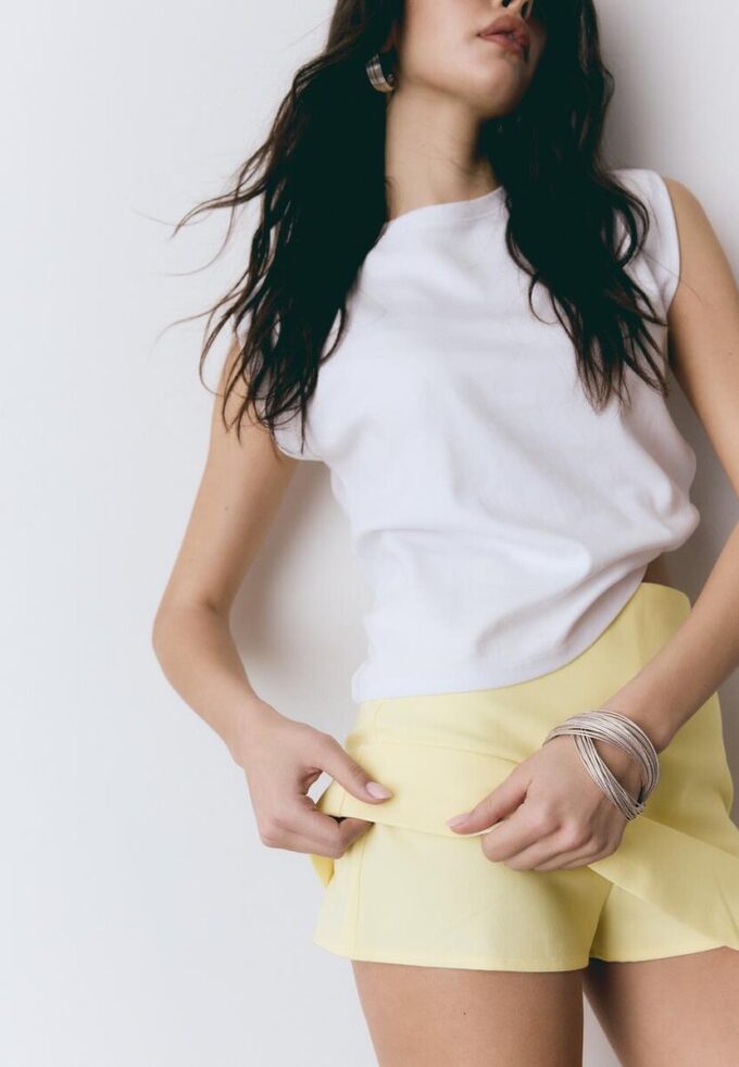 Skort à fente latérale