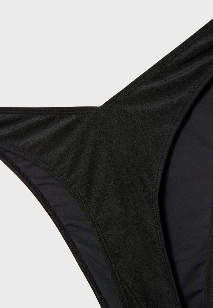 Slip de bikini brésilien basique à encolure en V