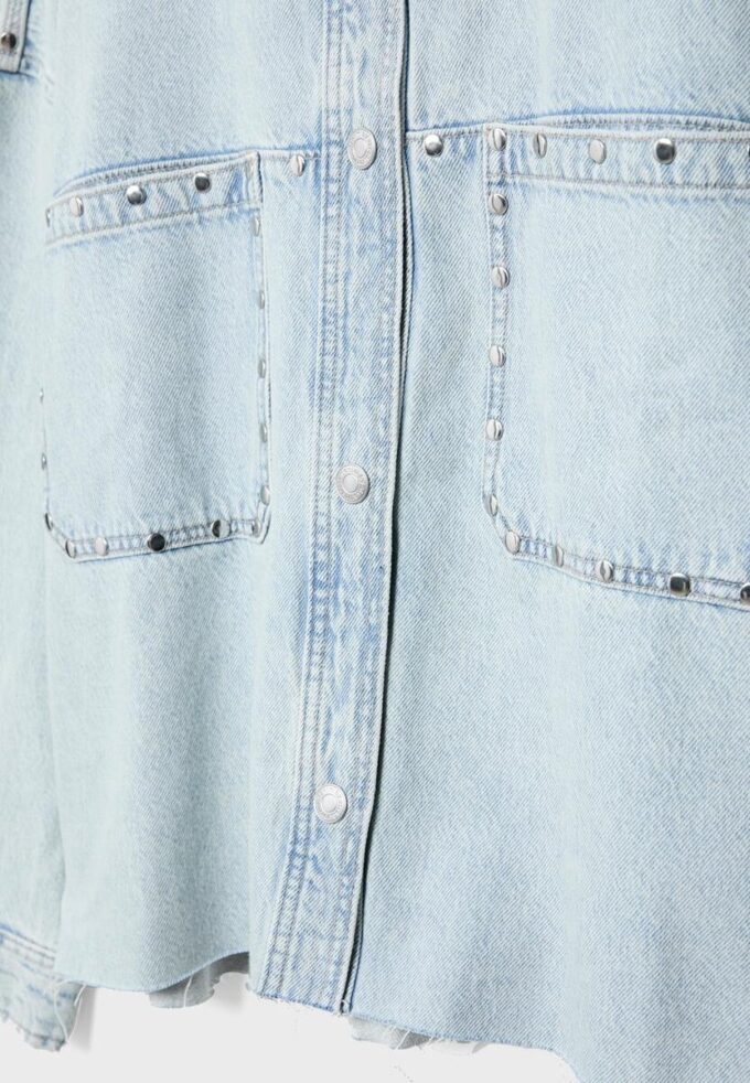 Surchemise courte en denim avec clous