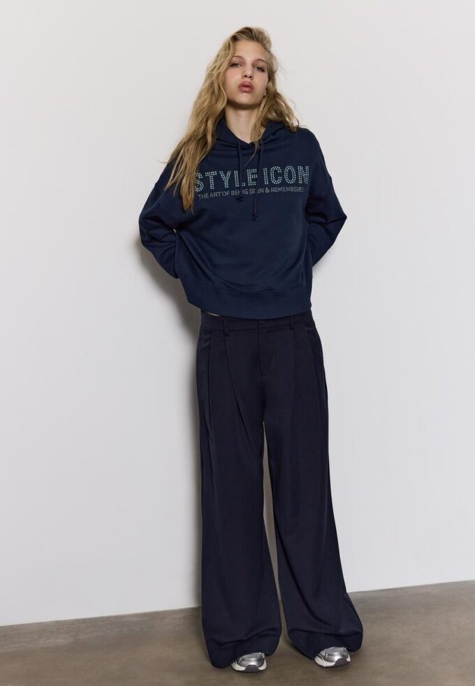 Sweat à capuche avec strass