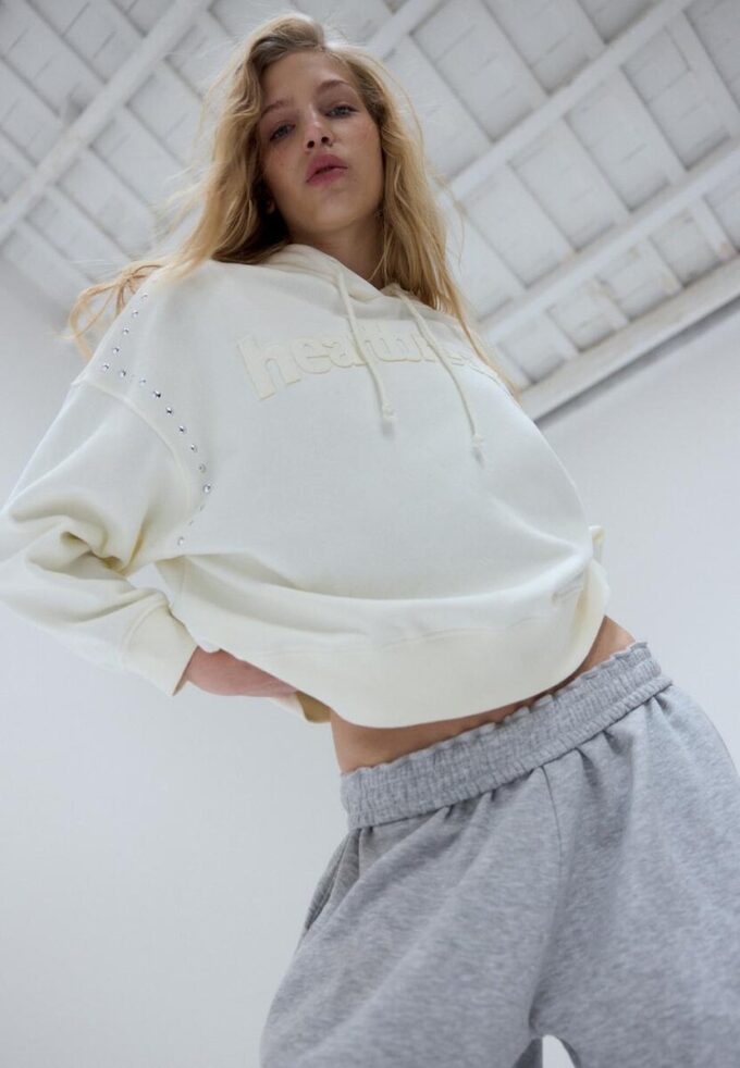 Sweat à capuche brodé et clouté