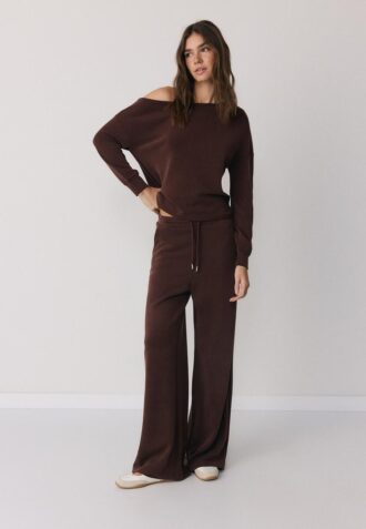 Sweat-shirt à épaules dénudées au toucher doux