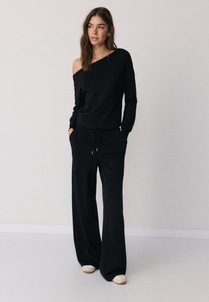 Sweat-shirt à épaules dénudées au toucher doux