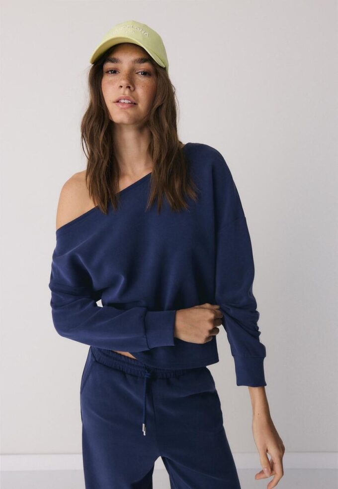 Sweat-shirt à épaules dénudées au toucher doux