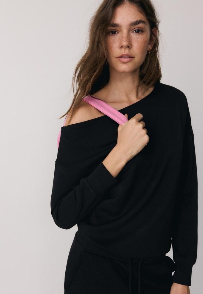 Sweat-shirt à épaules dénudées au toucher doux