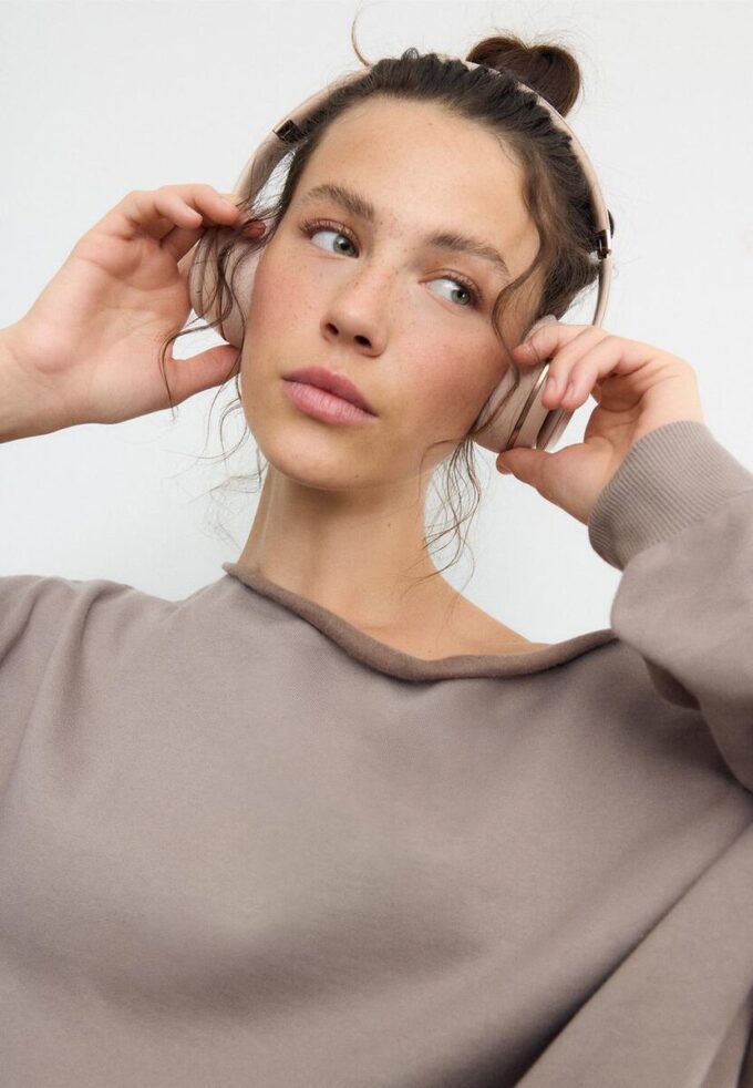 Sweats basiques à épaules dénudées Sweats basiques à épaules dénudées