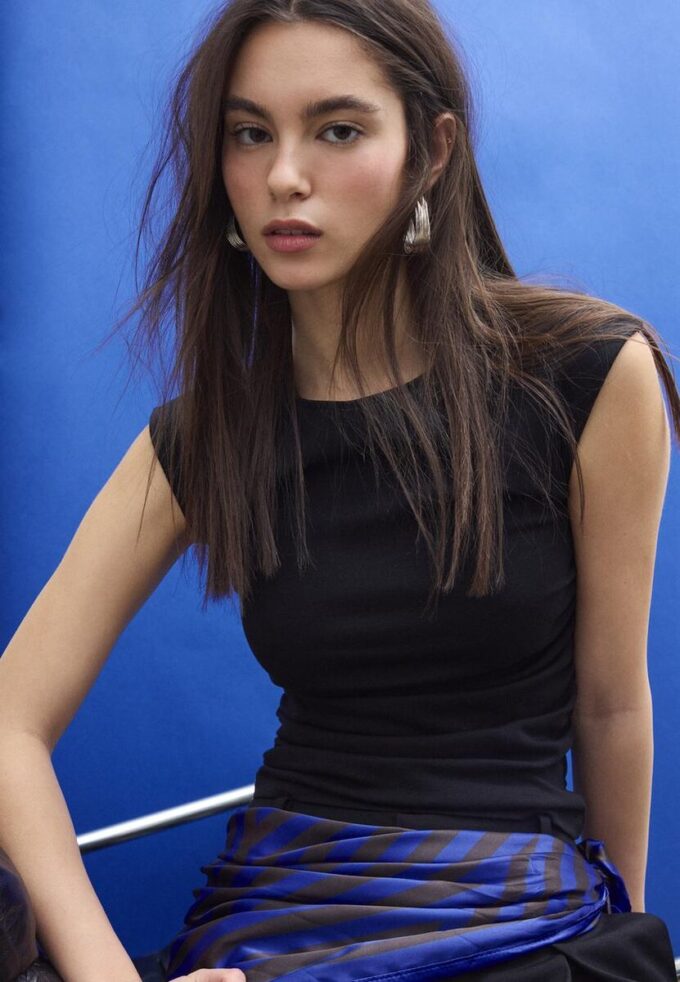 T-shirt ajusté froncé basique