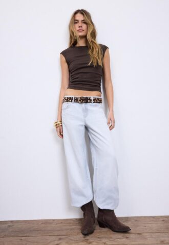 T-shirt ajusté froncé basique