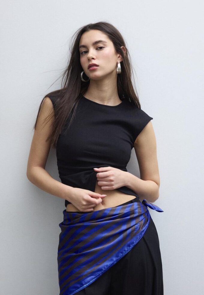 T-shirt ajusté froncé basique