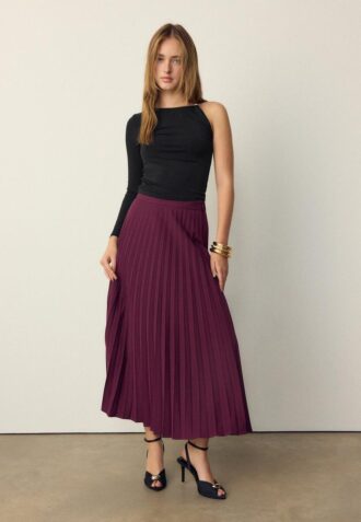 T-shirt asymétrique avec boucle métallique