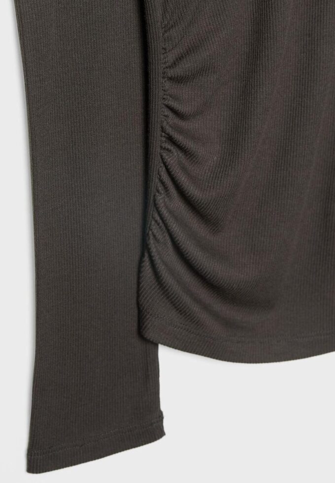 T-shirt asymétrique avec fronces