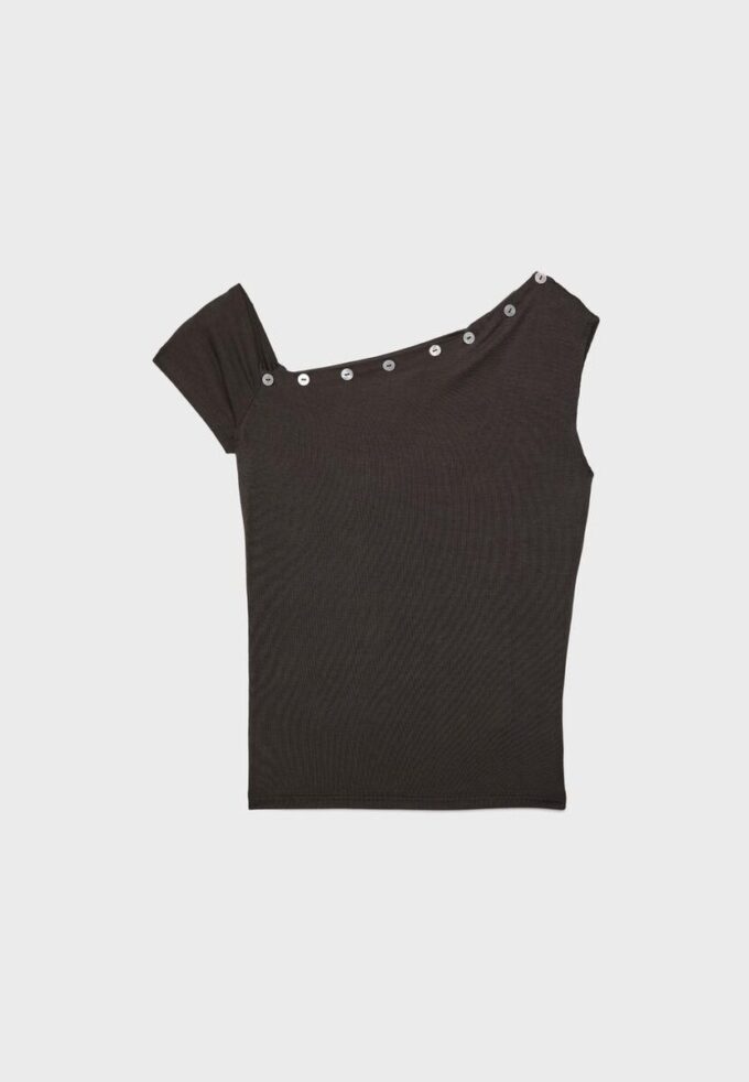 T-shirt asymétrique à boutons