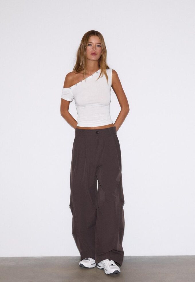 T-shirt asymétrique à boutons