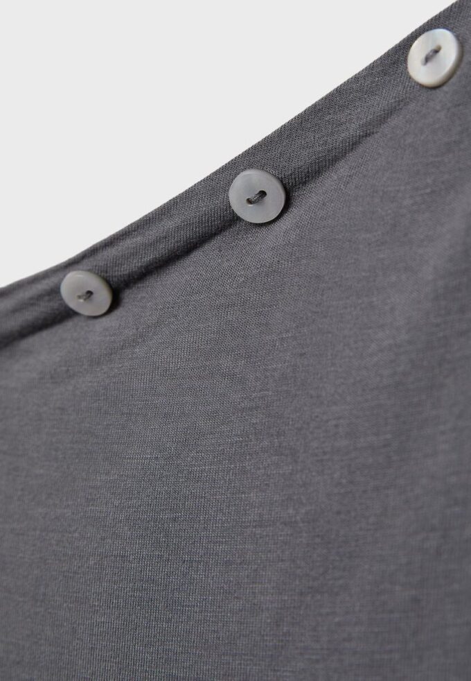 T-shirt asymétrique à boutons