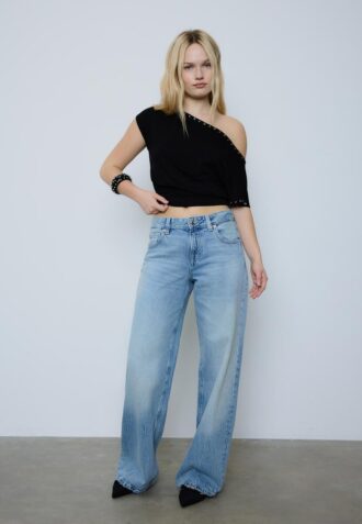 T-shirt asymétrique à clous