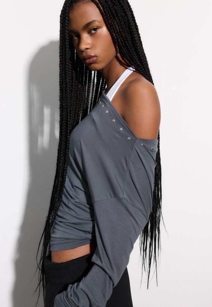 T-shirt asymétrique à clous