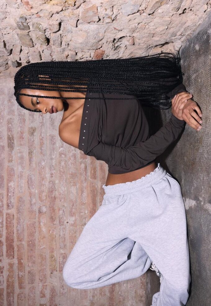 T-shirt asymétrique à clous