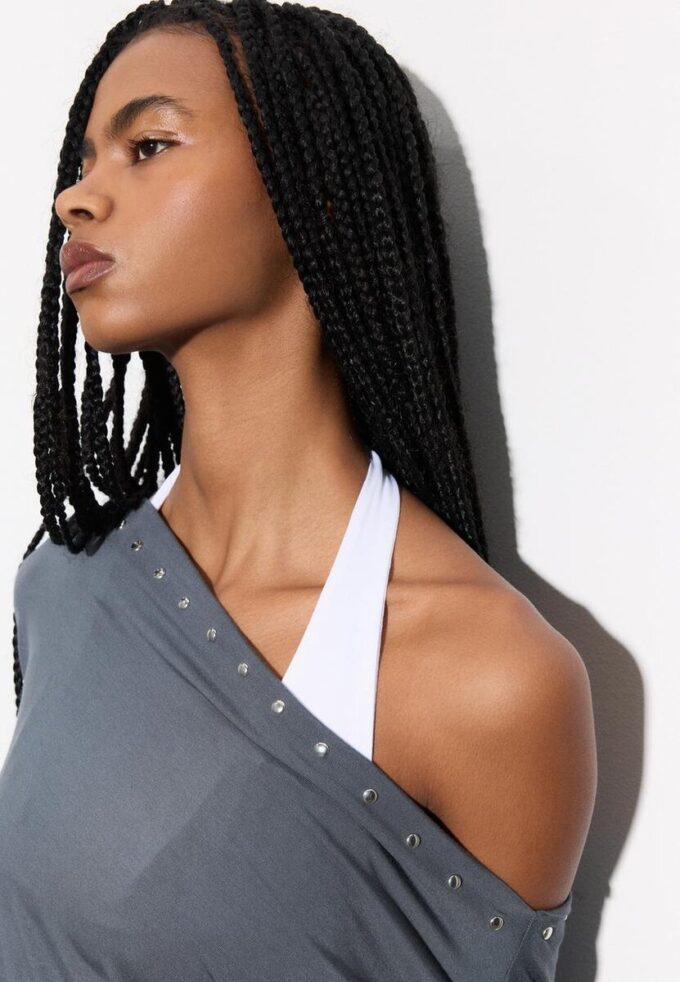 T-shirt asymétrique à clous