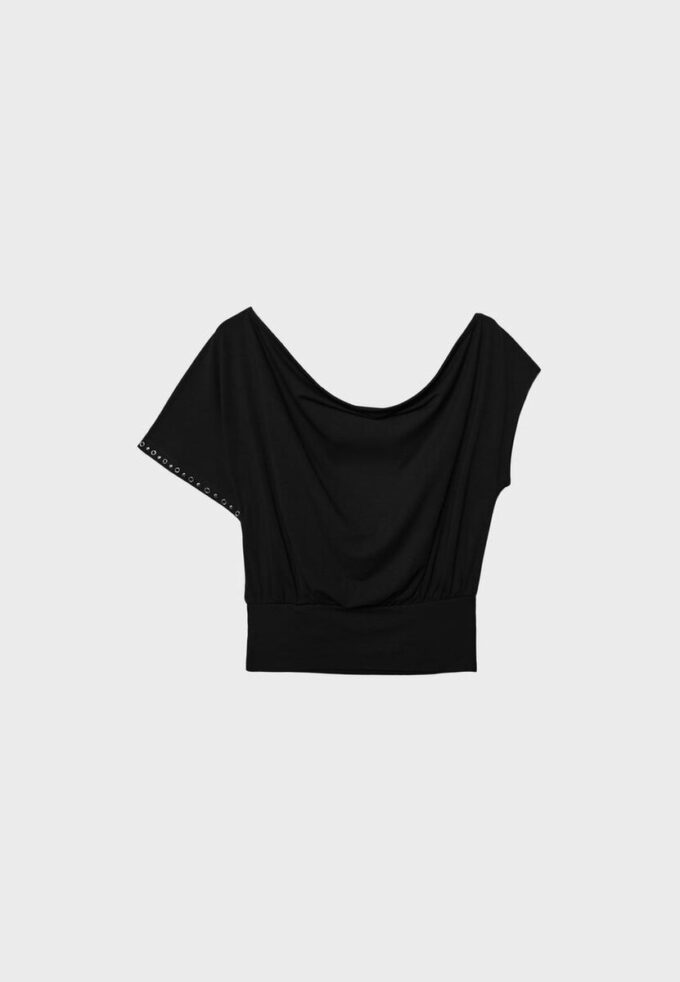 T-shirt asymétrique à clous