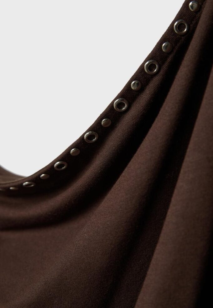 T-shirt asymétrique à clous