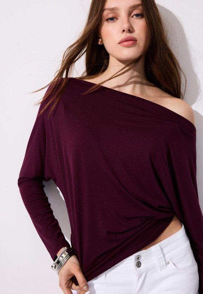 T-shirt asymétrique en modal T-shirt asymétrique en modal