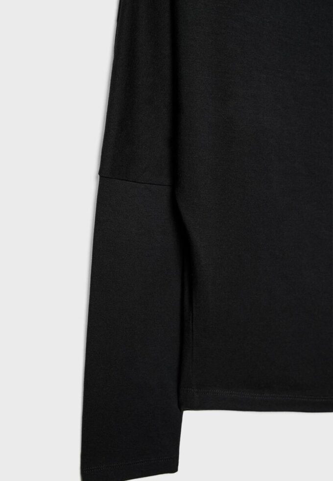 T-shirt asymétrique en modal T-shirt asymétrique en modal