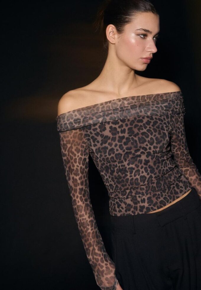 T-shirt asymétrique en tulle imprimé