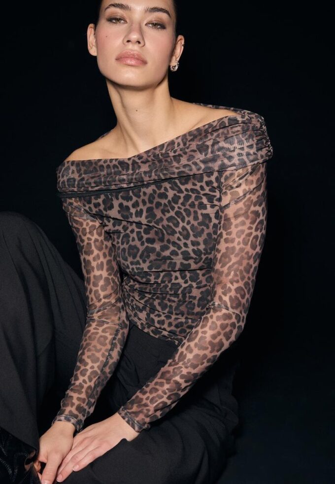 T-shirt asymétrique en tulle imprimé